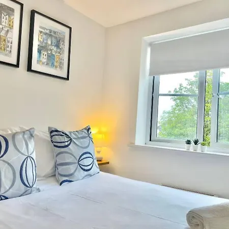 Lovely 2-Bedroom Bristol Apartment. Free Parking. Exterior photo