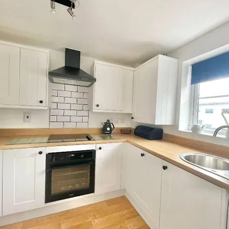Lovely 2-Bedroom Bristol Apartment. Free Parking. Exterior photo