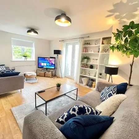 Lovely 2-Bedroom Bristol Apartment. Free Parking. Exterior photo