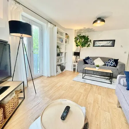 Lovely 2-Bedroom Bristol Apartment. Free Parking. Exterior photo